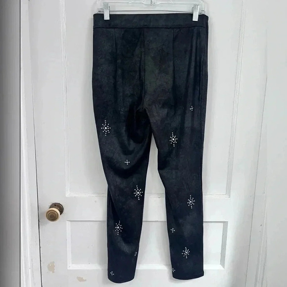 Free People Black Star Embellished
Studded Pants Leggings Size 28 NEW W/TAG - Picture 4 of 4
